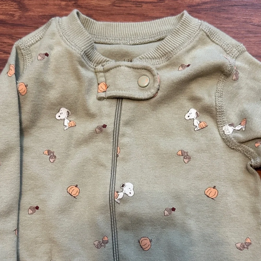 Snoopy Fall Baby Footie Sleeper NWOT Size 3-6 Months